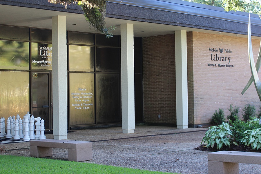 Monte L. Moorer/Spring Hill Branch Library building entrance